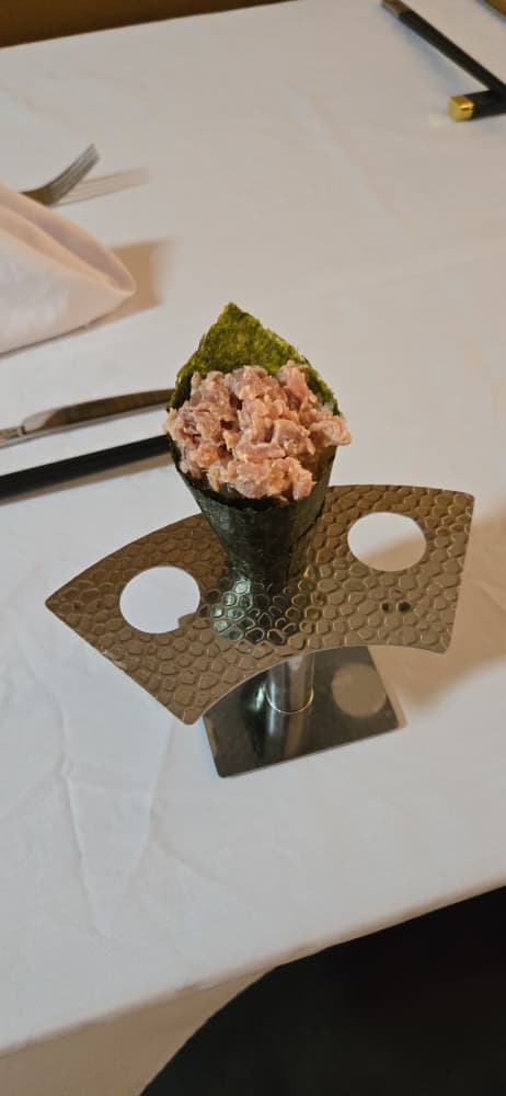 Spicy tuna Hand roll